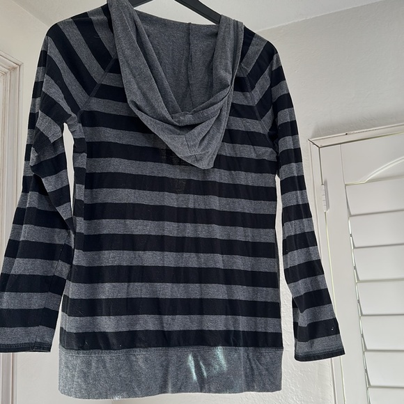 Disneyland LG << Nightmare Before Christmas zip up hoodie - Picture 5 of 7